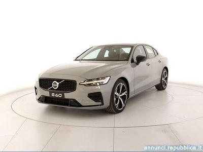 Usato 2023 Volvo S60 2.0 El_Benzin 197 CV (53.511 €)