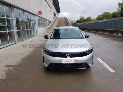 Usato 2024 Opel Corsa 1.2 Benzin 101 CV (17.600 €)