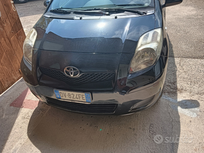 Venduto Toyota Yaris 1.0i 16V cat 5 p. - auto usate in vendita