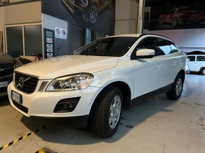 VOLVO XC60 2.4 D 163CV AWD Geartronic Momentum