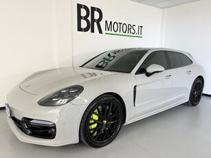 2018 PORSCHE Panamera