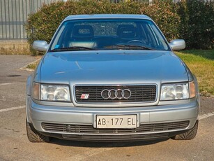 Usato 1992 Audi S4 2.2 Benzin 229 CV (22.000 €)