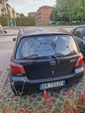 Usato 2000 Toyota Yaris 1.0 Benzin 68 CV (1.500 €)