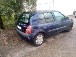 Usato 2002 Renault Clio II 1.1 Benzin 58 CV (500 €)