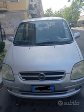 Usato 2003 Opel Agila 1.0 Benzin 58 CV (2.000 €)