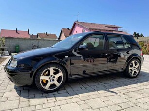 Usato 2003 VW Golf IV 1.8 Benzin 179 CV (9.000 €)