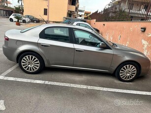 Usato 2006 Alfa Romeo 159 1.9 Diesel 150 CV (2.500 €)