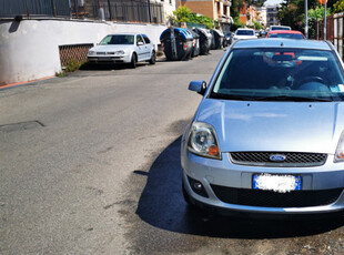 Usato 2007 Ford Fiesta 1.2 Benzin 75 CV (5.789 €)