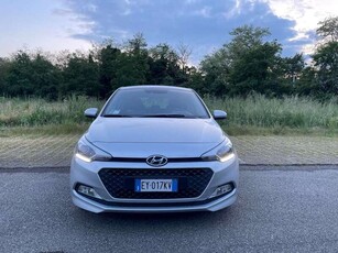 Usato 2015 Hyundai i20 1.2 Benzin 84 CV (9.900 €)