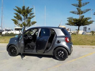 Usato 2017 Smart ForFour 0.9 Benzin 90 CV (12.990 €)