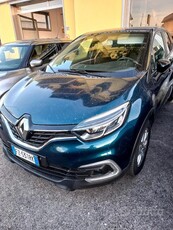 Usato 2019 Renault Captur Benzin (16.900 €)