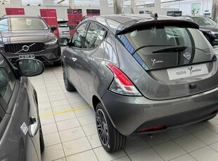 Usato 2024 Lancia Ypsilon 1.0 El_Hybrid 69 CV (16.900 €)