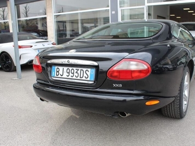 Usato 2000 Jaguar XK 4.0 Benzin 284 CV (19.900 €)