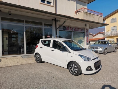 Usato 2016 Hyundai i10 1.0 Benzin 66 CV (7.400 €)