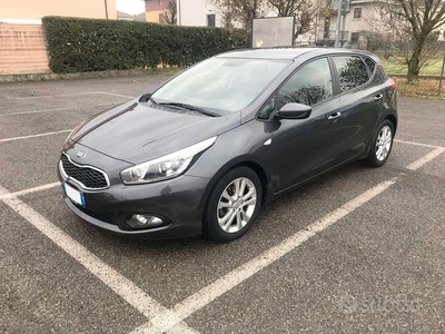 KIA cee'd II - 12/2012 1.6 CRDI 110CV Unico Prop