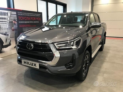 TOYOTA Hilux 2.8 D A/T 4WD 4 porte Double Cab Ex