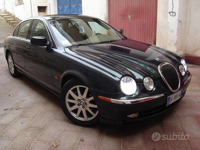 Vendesi Jaguar s-Tipe 3000 v6