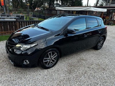 2014 TOYOTA Auris