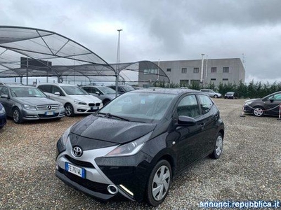 Toyota Aygo 1.0 VVT-i 69 CV 5 porte x-BLACK Zinasco