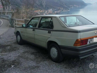 Usato 1986 Alfa Romeo 75 1.6 Benzin 110 CV (2.800 €)