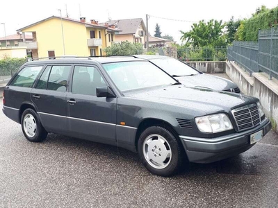 Usato 1994 Mercedes E250 2.5 Diesel 113 CV (6.800 €)