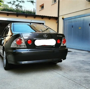 Usato 1999 Lexus IS200 2.0 Benzin 155 CV (9.000 €)