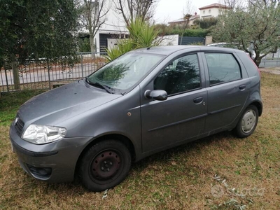 Usato 2005 Fiat Punto Benzin (1.500 €)