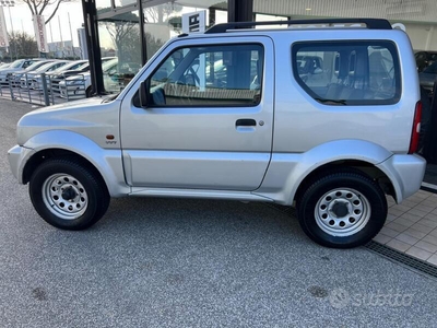 Usato 2005 Suzuki Jimny 1.3 Benzin 85 CV (8.800 €)