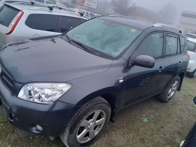 Usato 2006 Toyota RAV4 2.2 Diesel 136 CV (4.300 €)