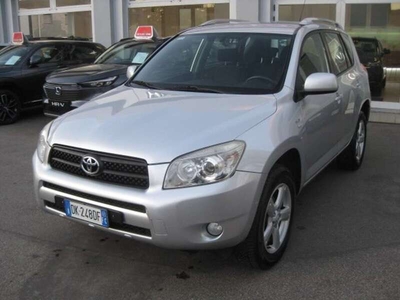 Usato 2007 Toyota RAV4 2.2 Diesel 136 CV (9.900 €)