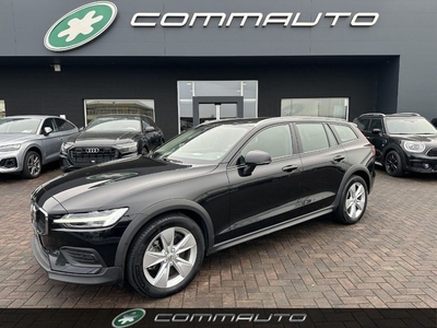 Volvo V60 Cross Country B4