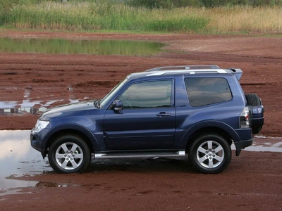 MITSUBISHI Pajero 3.2 DI-D 16V 3p. Intense