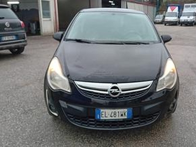 Opel corsa 1.2 gpl/benzina