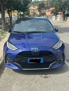 Vendo Toyota Yaris Hybrid