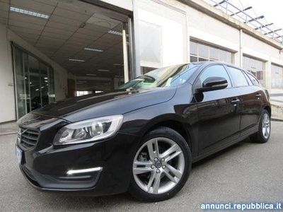 Volvo V60 D2 Geartronic Momentum Moncalieri