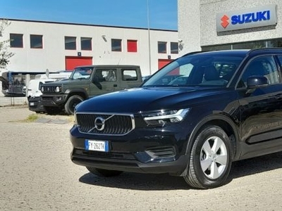 2019 VOLVO XC40