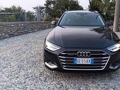 Audi A4 Avant 40 TDI quattro S tronic Business Adv