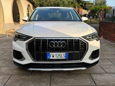 AUDI Q3 35 TDI S tronic Business Advanced