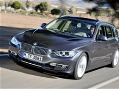 BMW Serie 3 Touring 320d Modern del 2014 usata a Giulianova