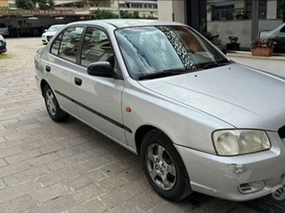 Hyundai accent