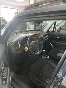 Jeep Renegade 1.3 T4 DDCT Business