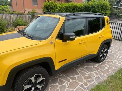 JEEP Renegade TrailHawk - 2018 con gancio traino