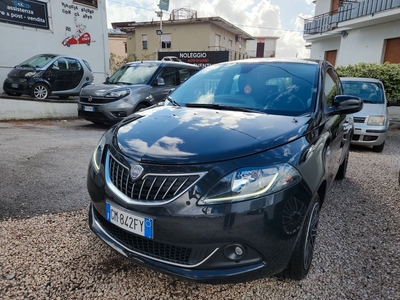 Lancia Ypsilon 1.0 FireFly 5 porte S&S Hybryd Gold