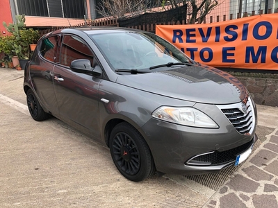 Lancia Ypsilon 1.2 69 CV 5 porte S&S Silver