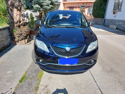 Lancia ypsilon 1200 benzina versione gold