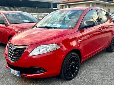 Lancia Ypsilon ecochic gold Gpl