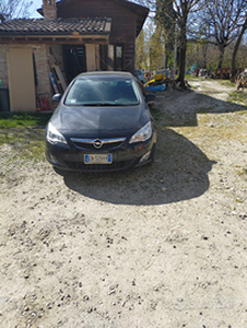Opel Astra 2013 gpl
