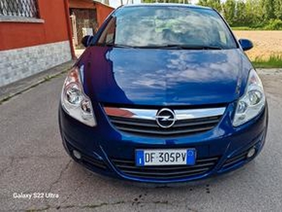 Opel Corsa 1.2 5 porte Club neopatentati