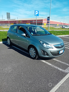 Opel corsa 1.2 cc d5 benzina. gpl anno 2014