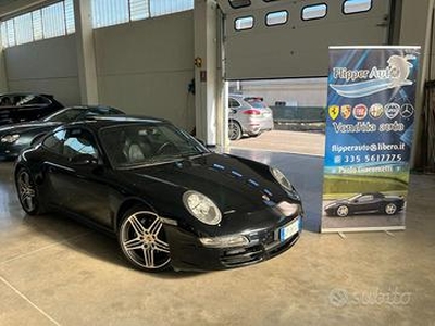 PORSCHE 911 Carrera 4 Coupé